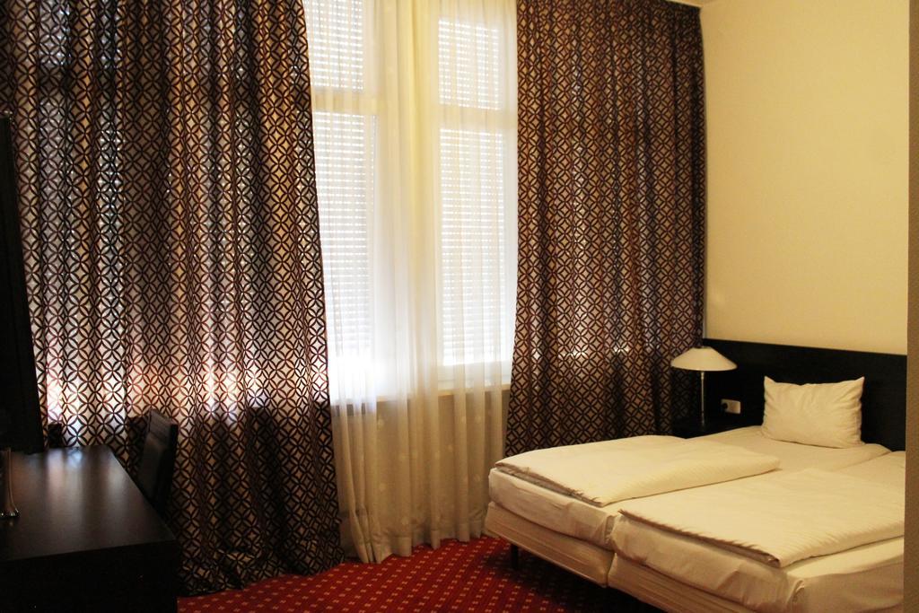 אופנבאך Aariana Hotel מראה חיצוני תמונה