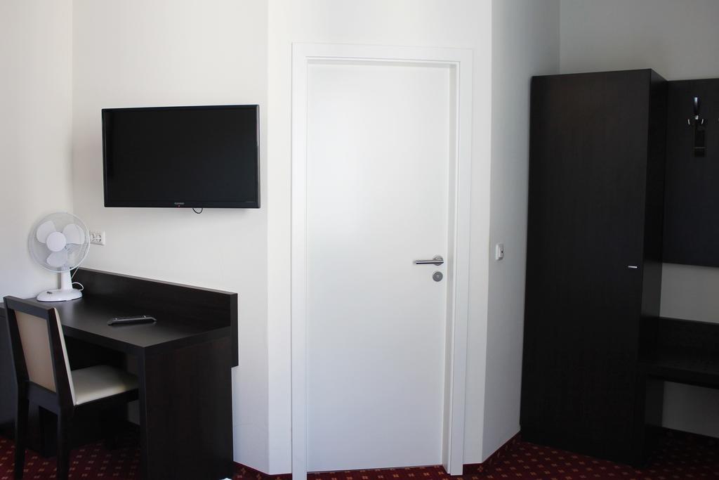אופנבאך Aariana Hotel מראה חיצוני תמונה