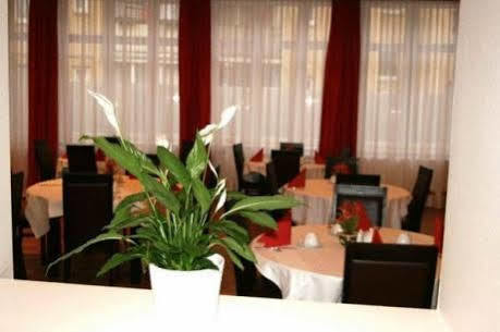 אופנבאך Aariana Hotel מראה חיצוני תמונה